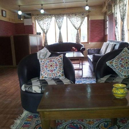 Himalaya House Hotel ปาฮาลกัม ภายนอก รูปภาพ