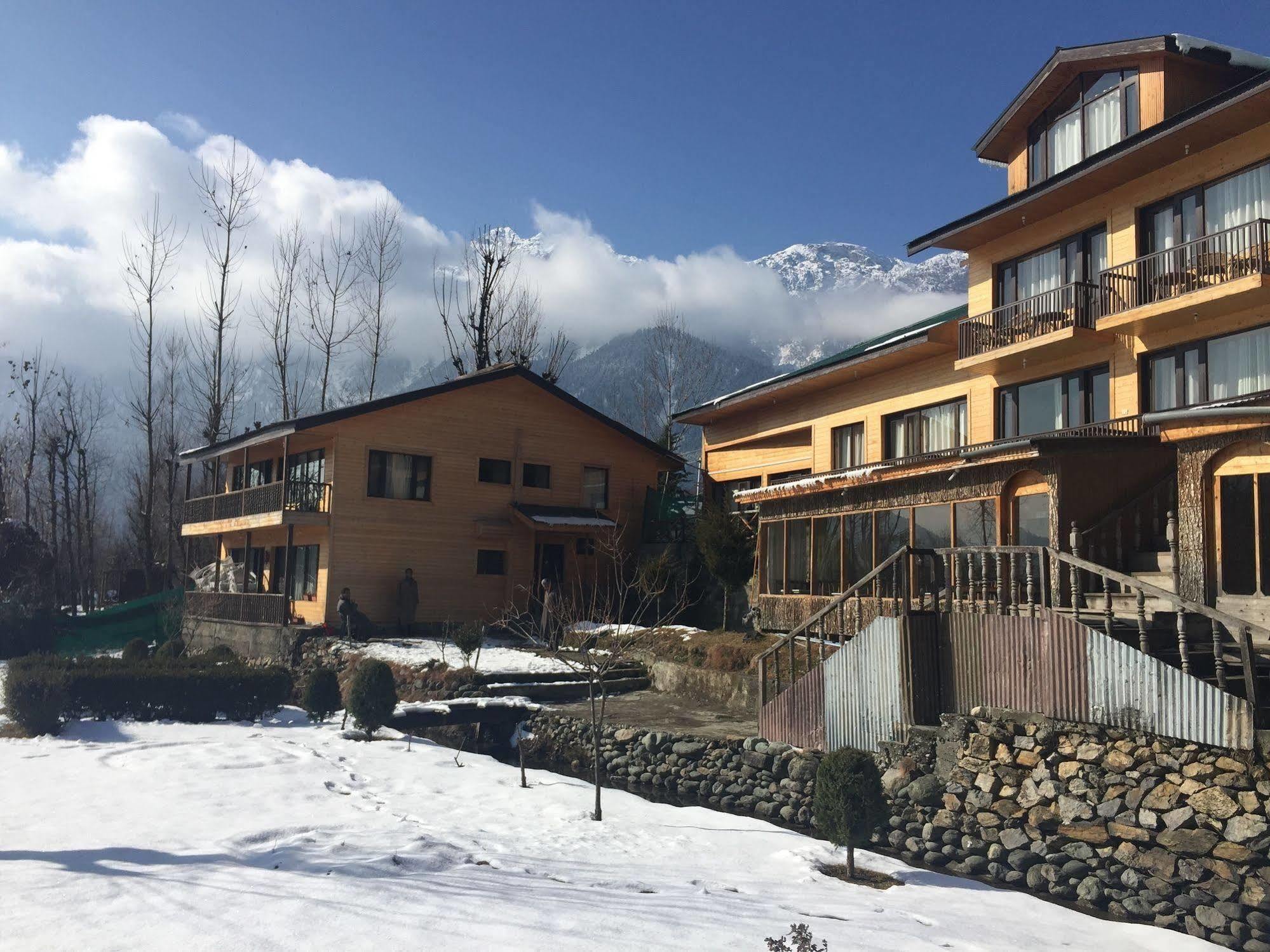 Himalaya House Hotel ปาฮาลกัม ภายนอก รูปภาพ